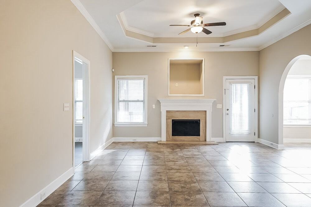 626 Waterford Ln - Photo 4 of 16