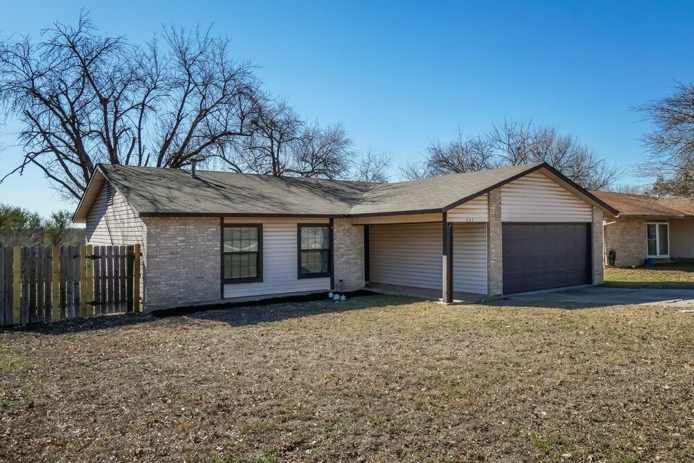 605 Janice Ln - Photo 3 of 16