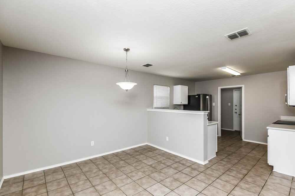 6605 Meadow Way Ln - Photo 7 of 17