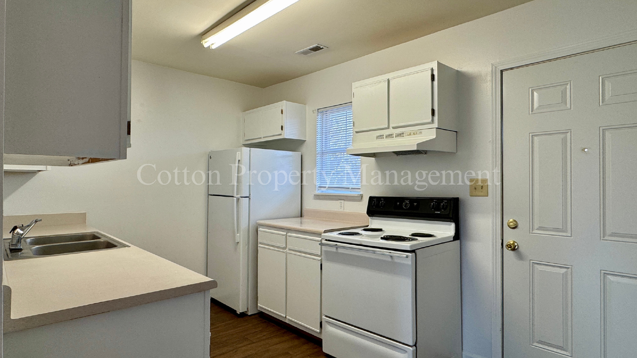 315 S Dudley St #8 - Photo 6 of 22