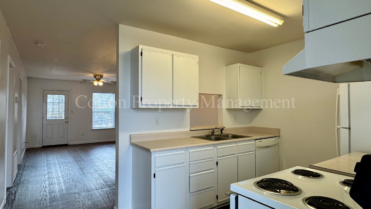 315 S Dudley St #8 - Photo 7 of 22