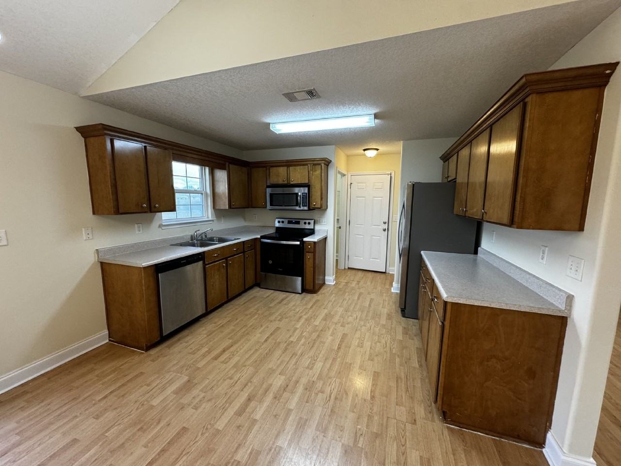 598 Parish Loop Ne - Photo 7 of 12