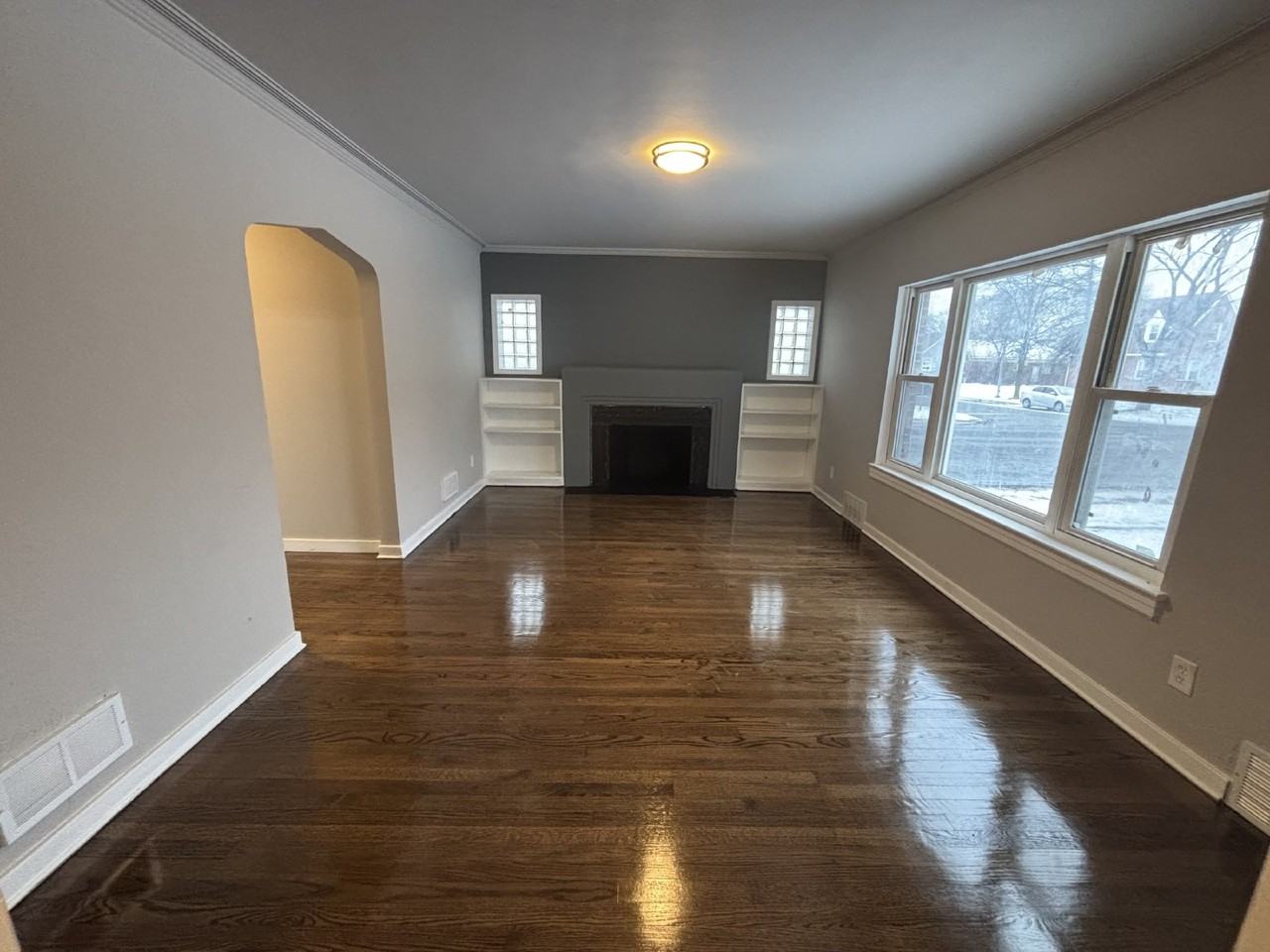 373 Taft Pl - Photo 2 of 14