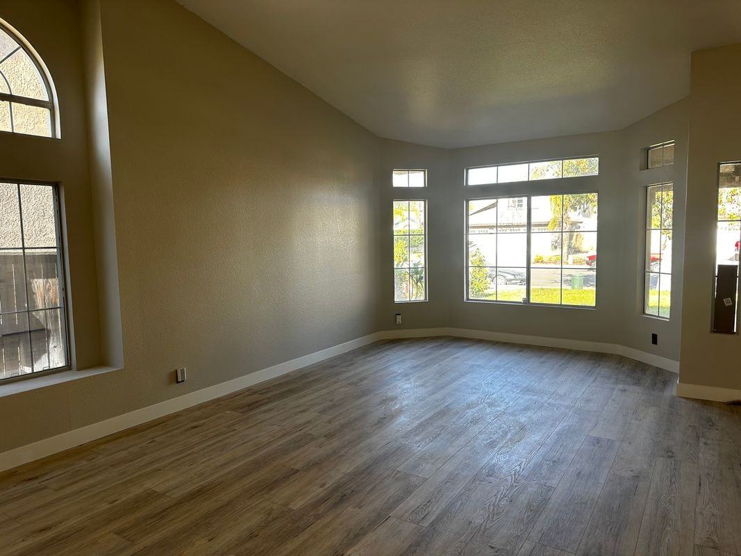 13231 Lone Stallion Ln - Photo 2 of 11