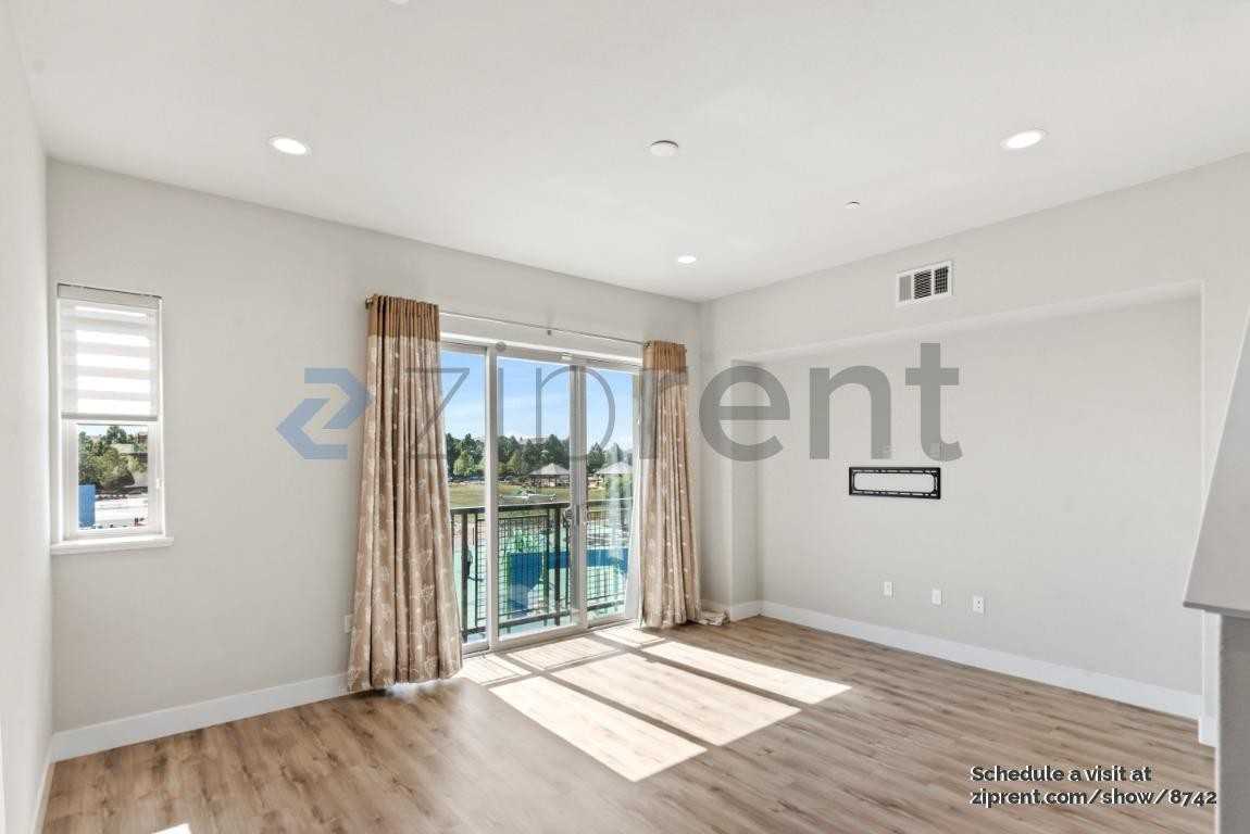 1757 Hazelnut Ln - Photo 7 of 34