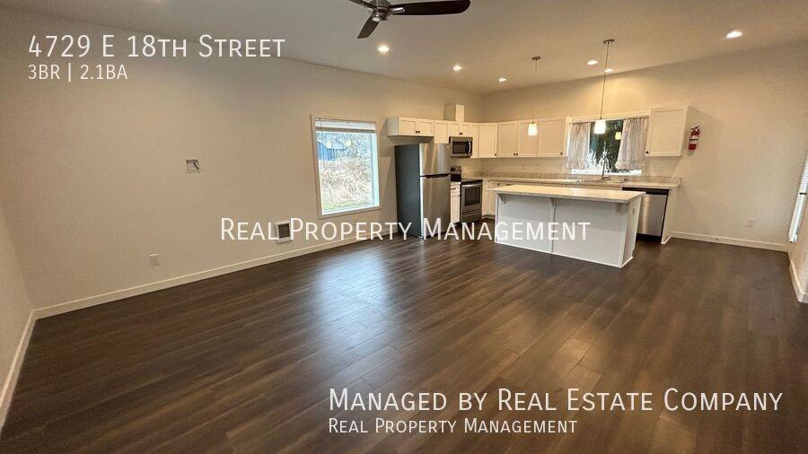 4729 E 18th St - Photo 2 of 28