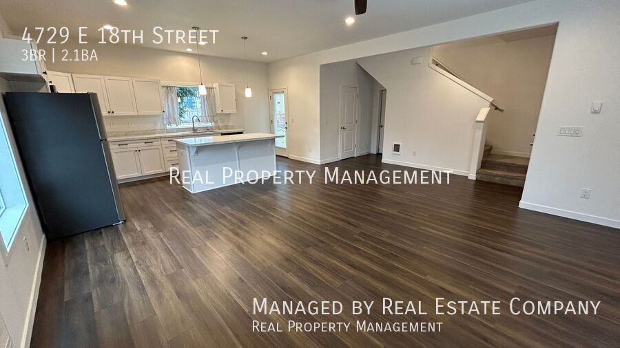4729 E 18th St - Photo 3 of 28