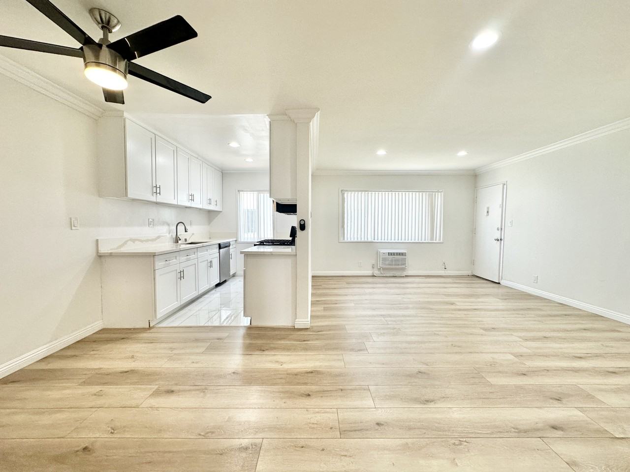 6337 Whitsett Ave #32 - Photo 2 of 17