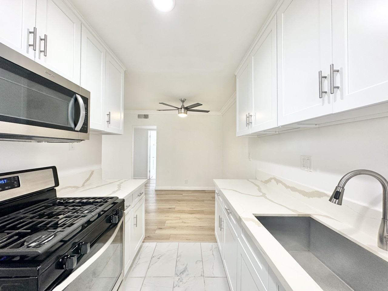 6337 Whitsett Ave #32 - Photo 3 of 17