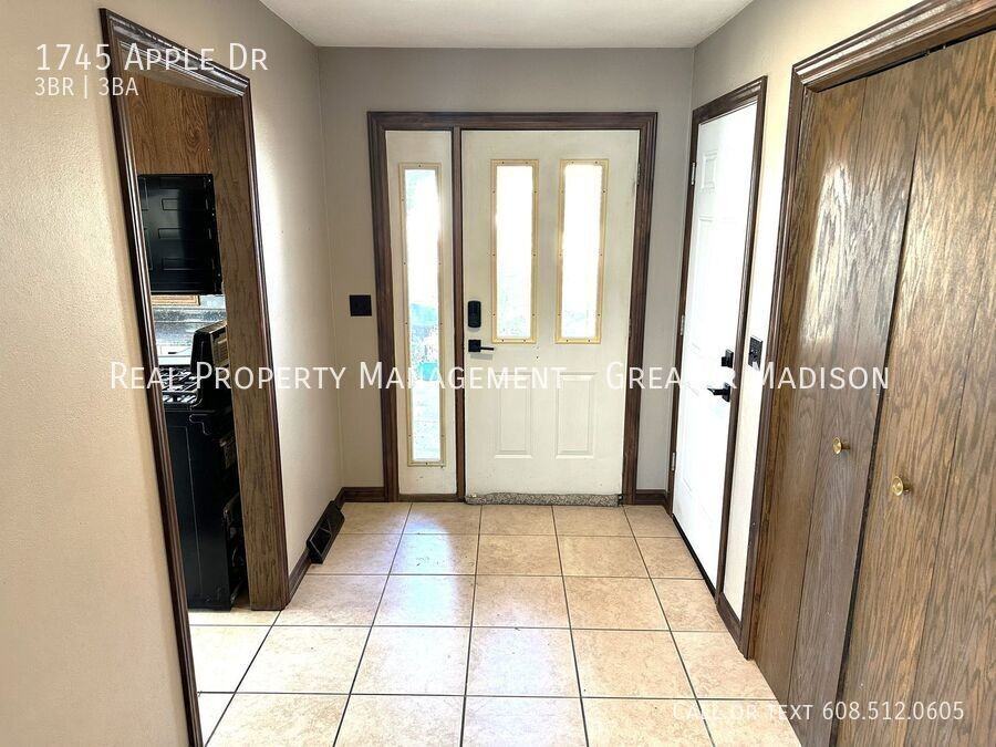 1745 Apple Dr - Photo 2 of 36