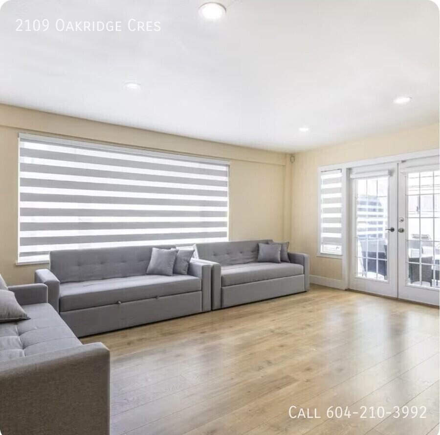 2109 Oakridge Cres - Photo 2 of 12