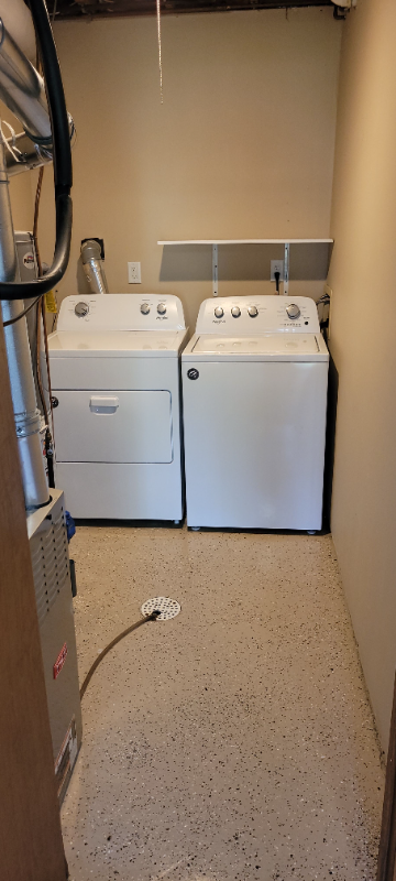 8722 Glasgow Ln - Photo 3 of 15