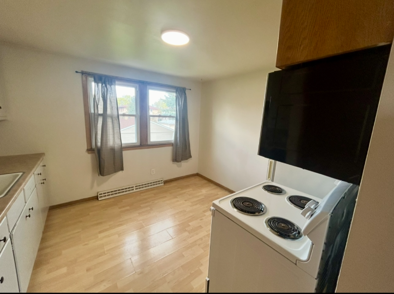 4423 S 13th St #4423 - Photo 2 of 11