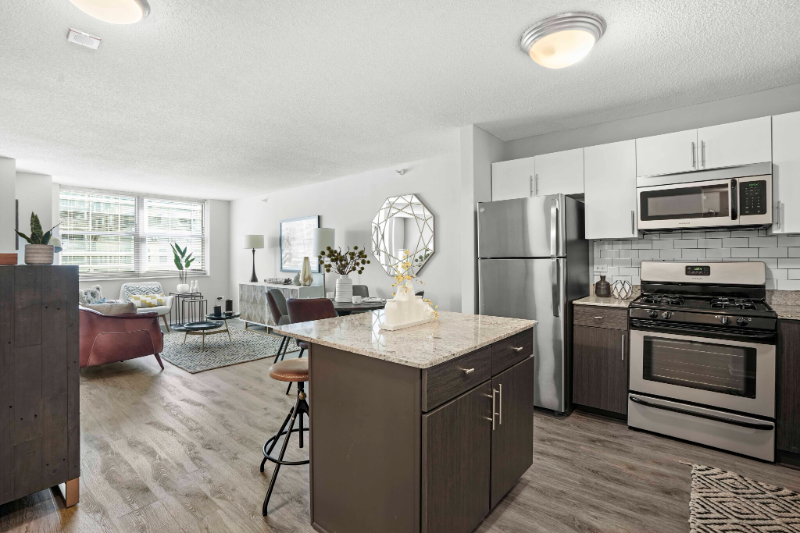 179 N Jefferson St - Photo 3 of 14