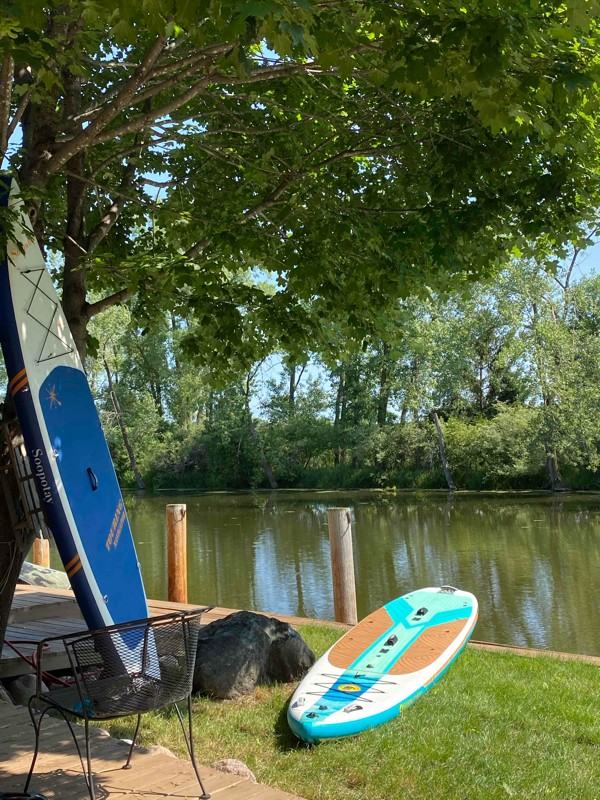 225 Twin Harbor Dr - Photo 2 of 10