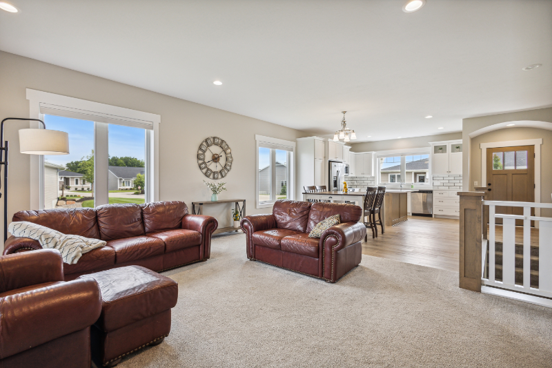 7975 Eagles Roost Trl - Photo 3 of 11