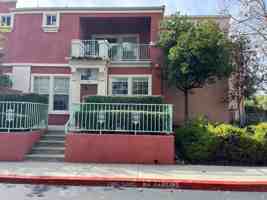 featured image of 923 Lawrence Dr