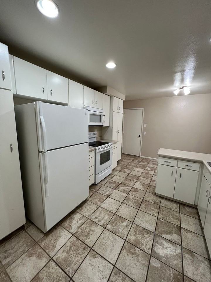 24142 Village 24 - Photo 7 of 21