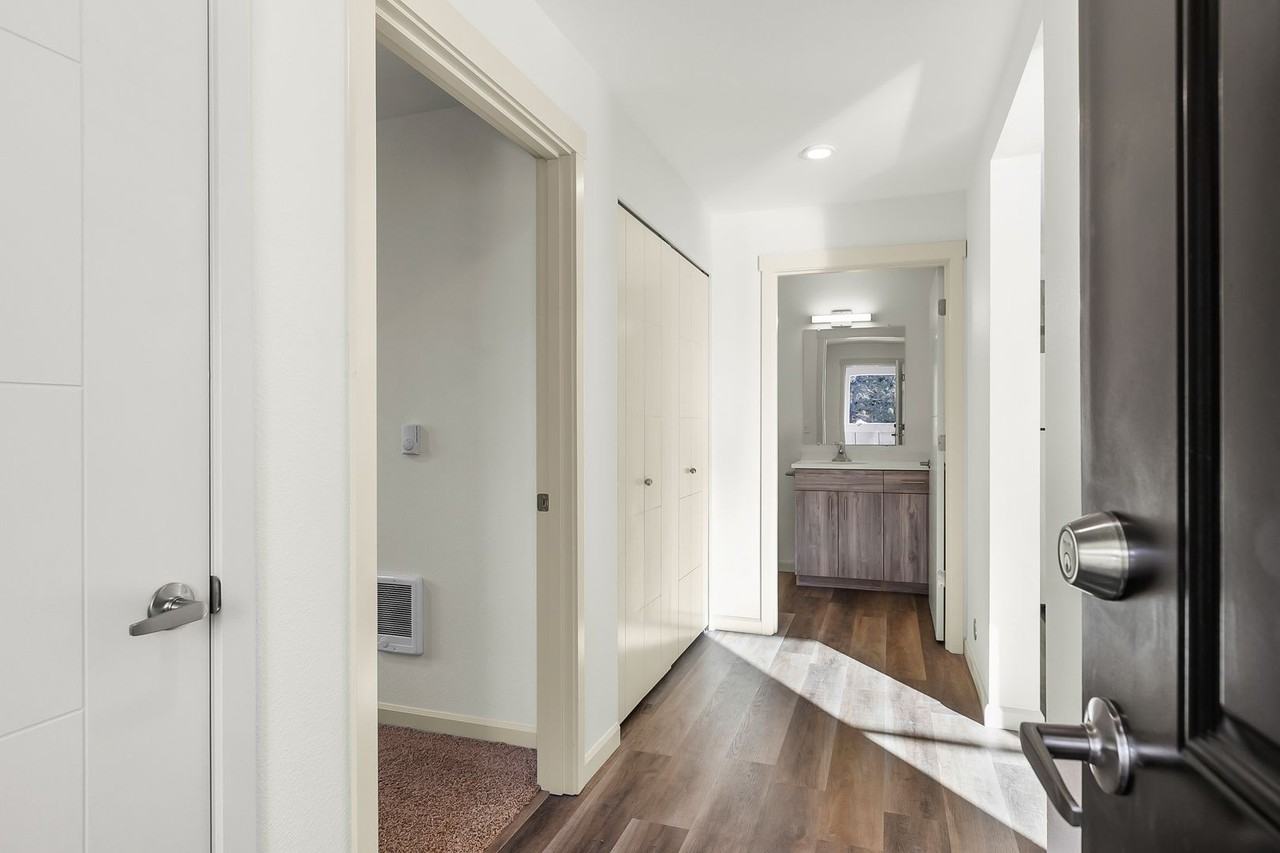 188- Oxbow Flats Building A - Photo 5 of 28