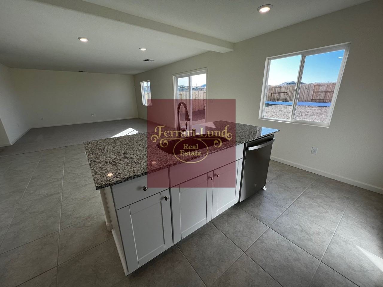 8948 Wolf River Dr - Photo 7 of 32