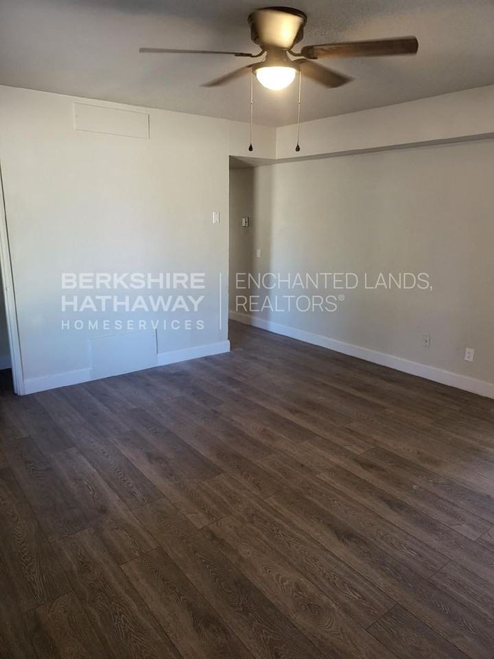 1509 W Hank Ave - Photo 2 of 9