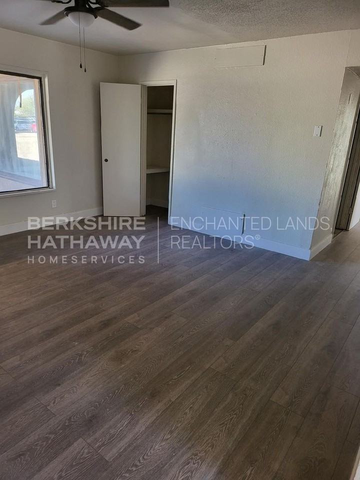 1509 W Hank Ave - Photo 3 of 9