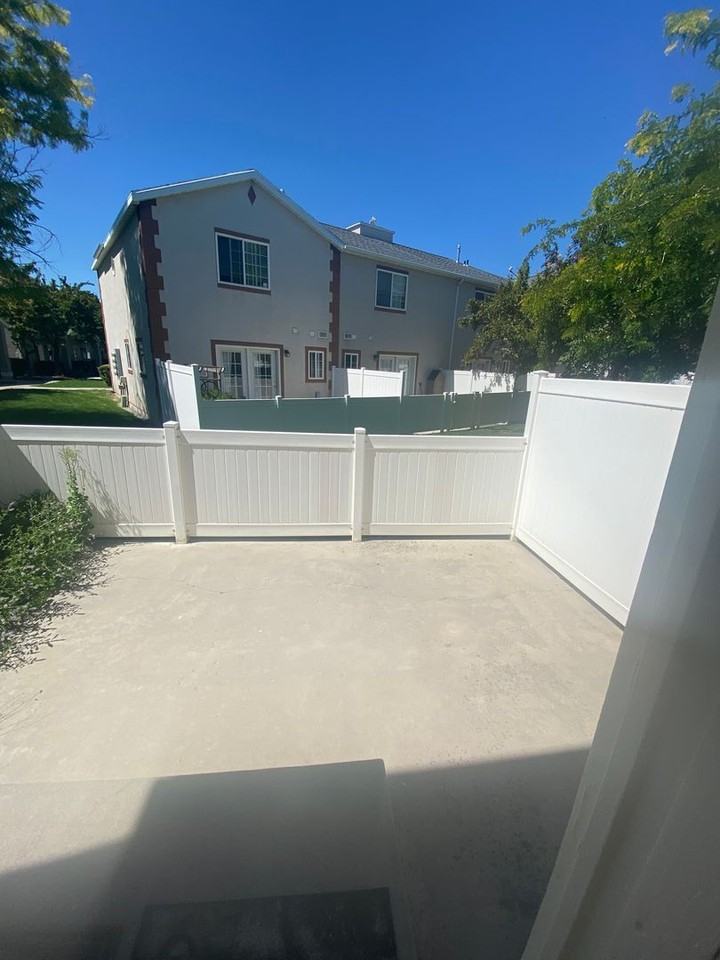 168 Coventry Pl - Photo 2 of 11