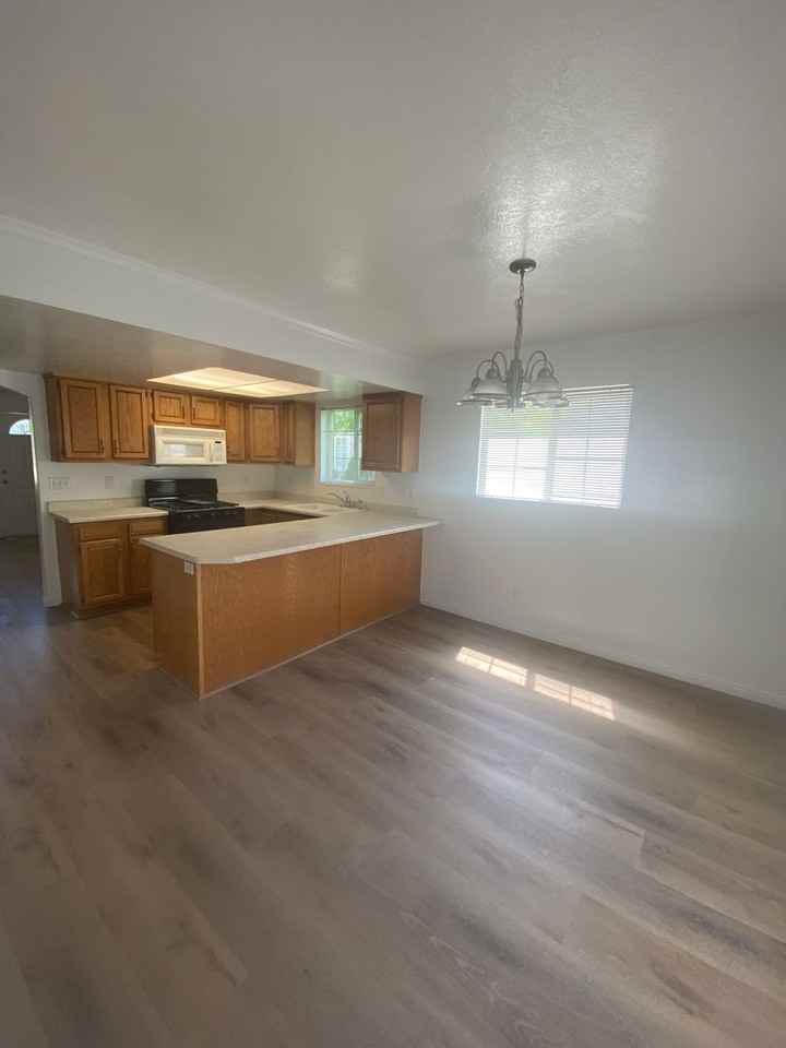 168 Coventry Pl - Photo 4 of 11