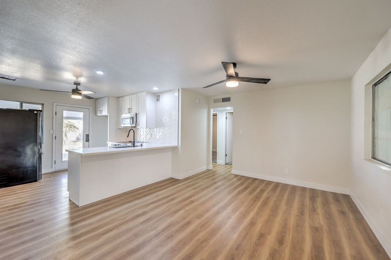 1408 Palm St - Photo 4 of 26