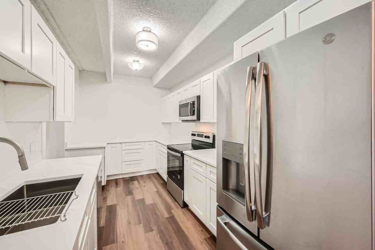 7865 E Mississippi Ave #202 - Photo 3 of 32