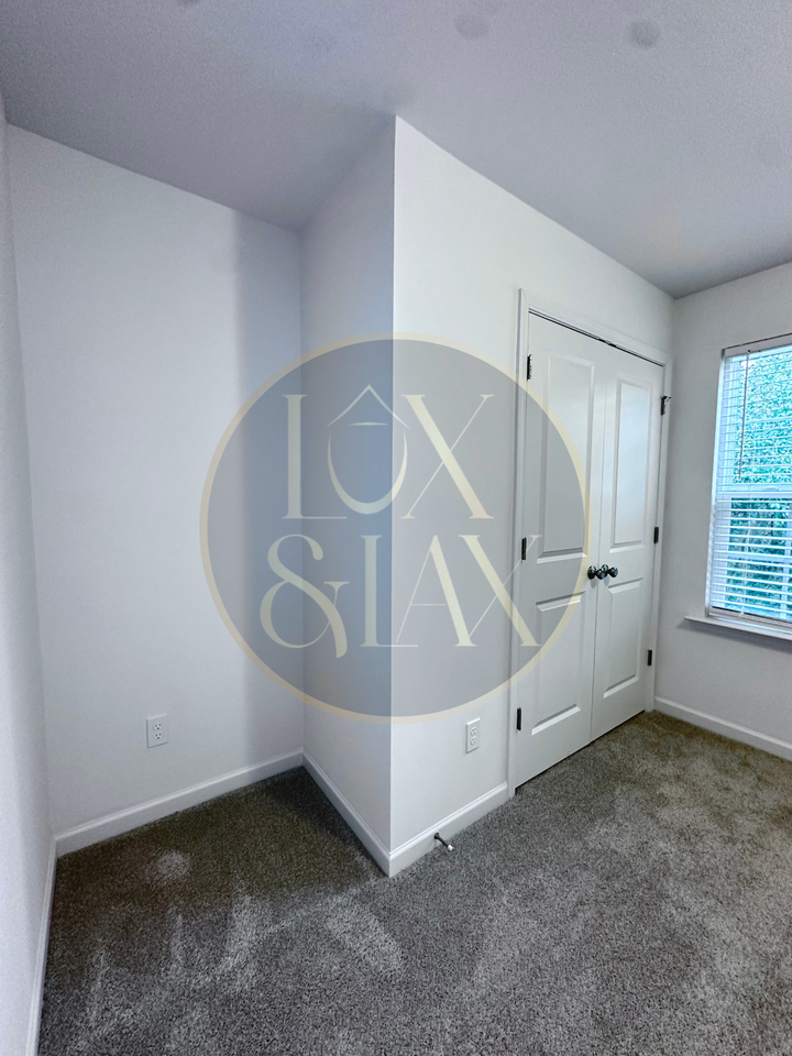 1604 Lasalle Street, Unit D - Photo 3 of 21