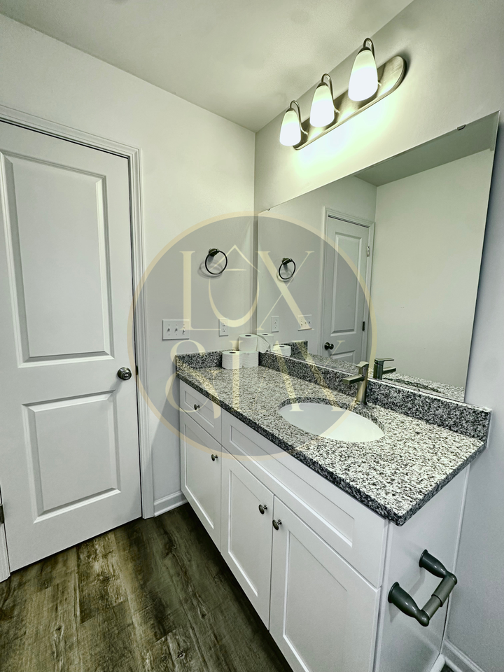 1604 Lasalle Street, Unit D - Photo 5 of 21