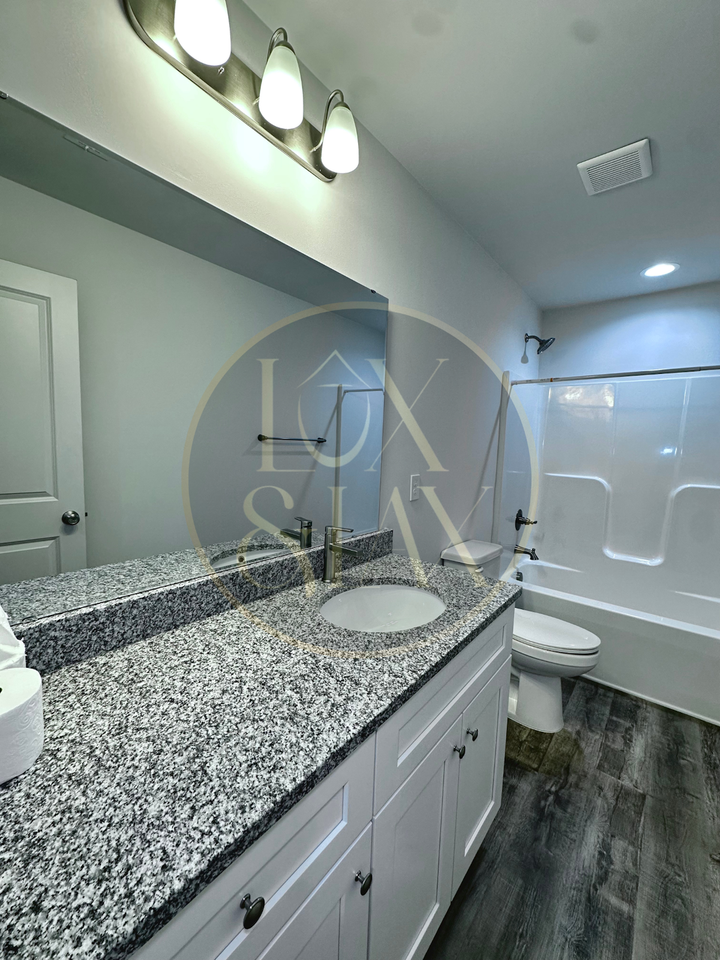 1604 Lasalle Street, Unit D - Photo 6 of 21