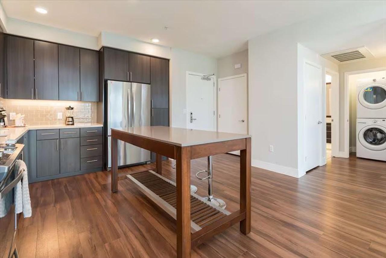 908 Rich Ave #1039851P - Photo 7 of 29