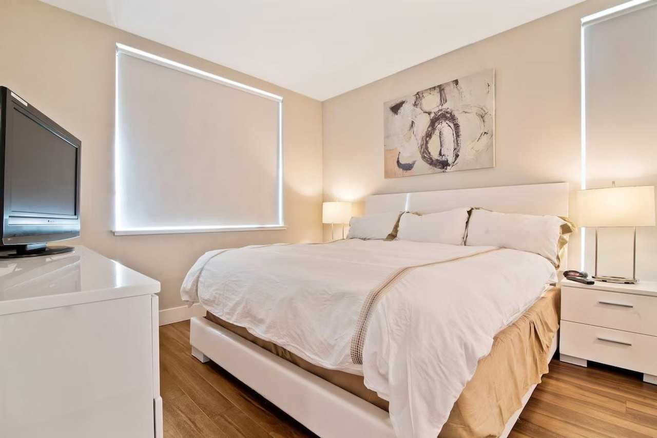 908 Rich Ave #1039851P - Photo 6 of 29