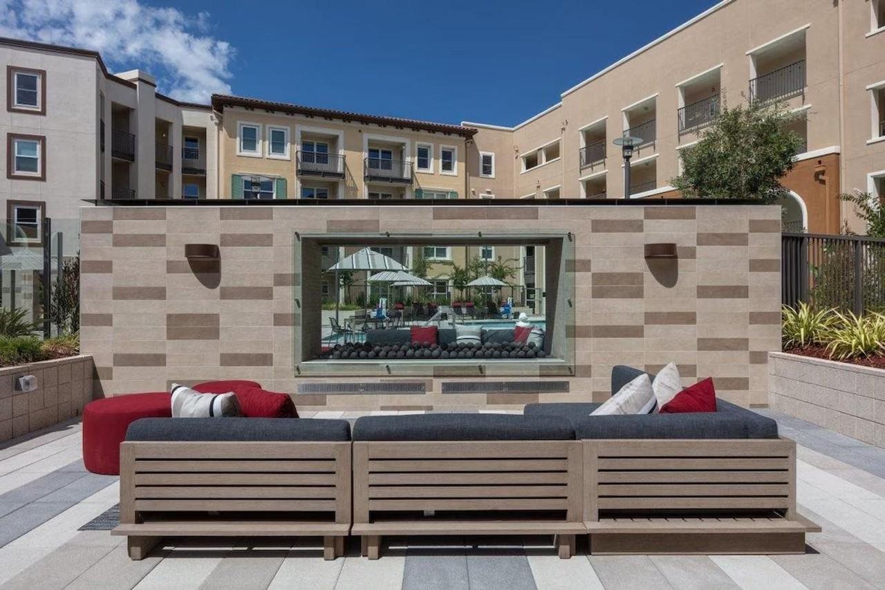 Pyramid Way 3930 - Photo 2 of 22