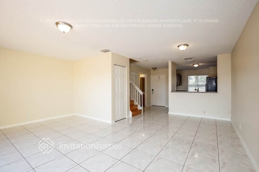 17443 Sw 140th Ct - Photo 3 of 18