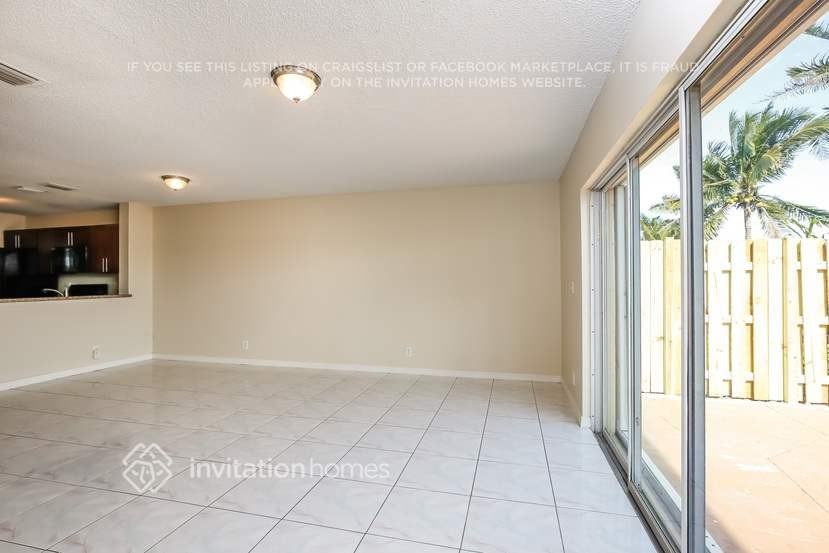 17443 Sw 140th Ct - Photo 7 of 18