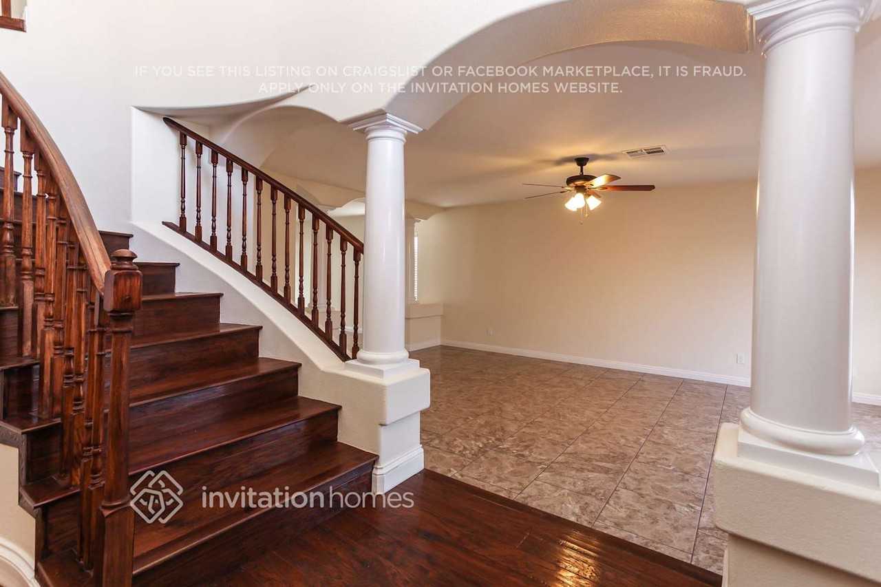 8916 Fort Crestwood Drive - Photo 4 of 25