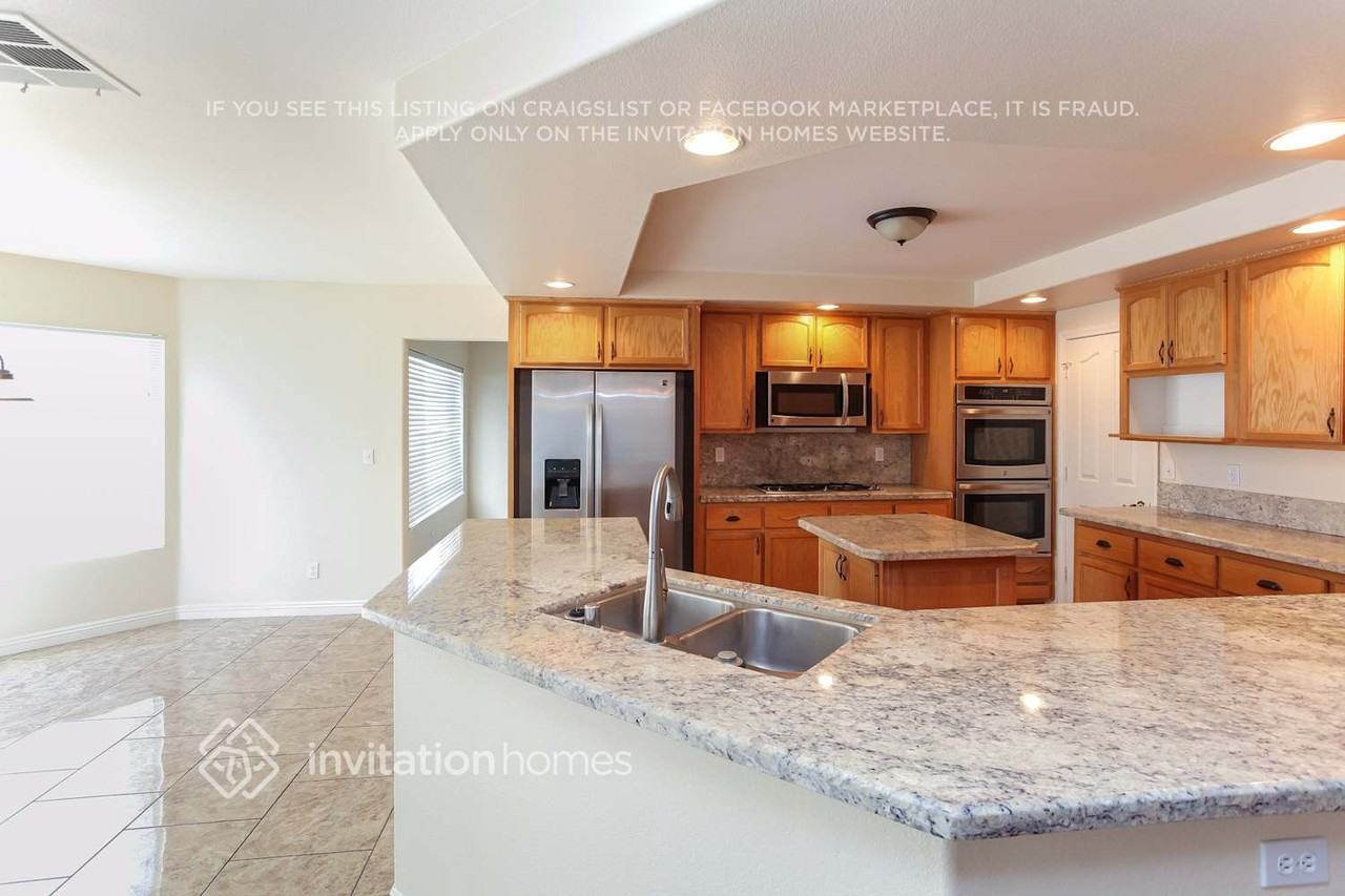 8916 Fort Crestwood Drive - Photo 7 of 25