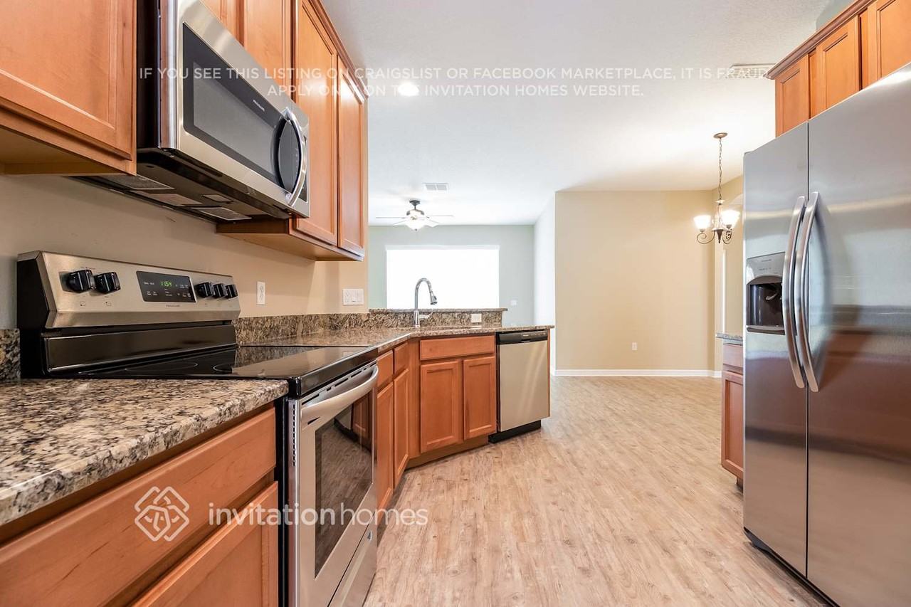 498 Woodford Dr - Photo 6 of 19