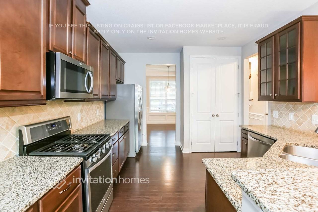 102 Edenton Ln - Photo 6 of 15