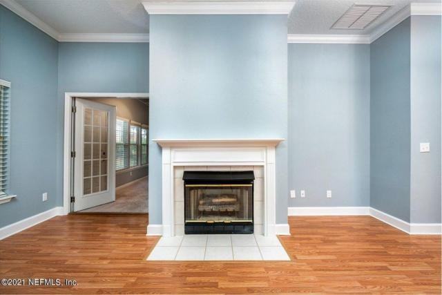 7820 Deerwood Point Ct - Photo 3 of 10