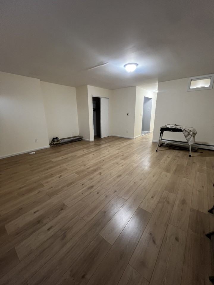 Zerega Ave - Photo 5 of 11