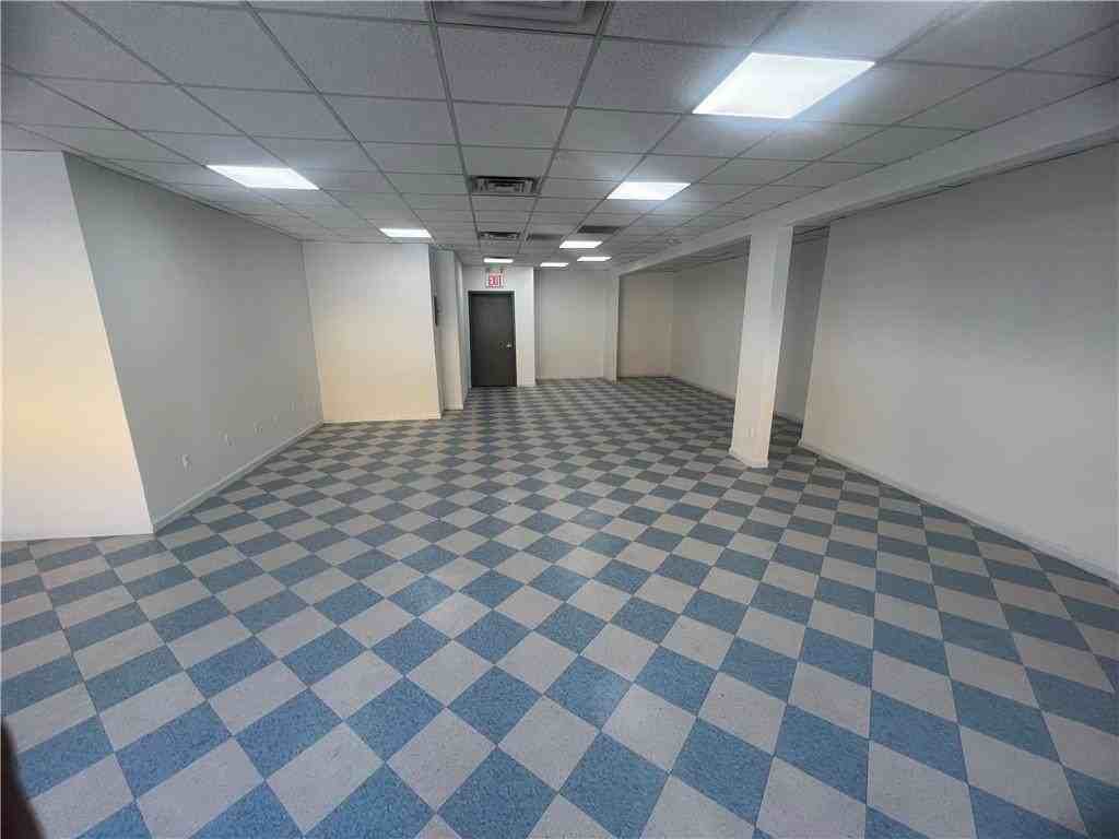 632 Utica Ave - Photo 3 of 12