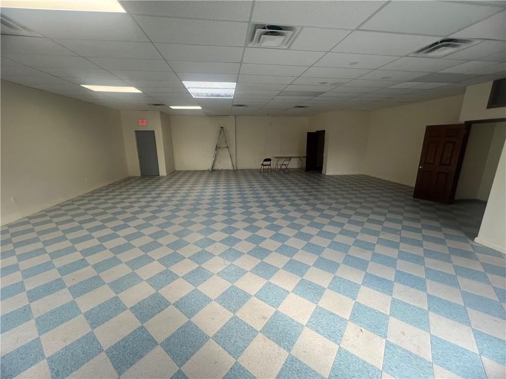 632 Utica Ave - Photo 5 of 12