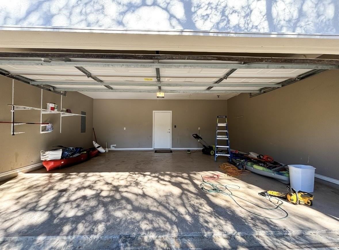 304 Deer Hollow Drive - Photo 3 of 18