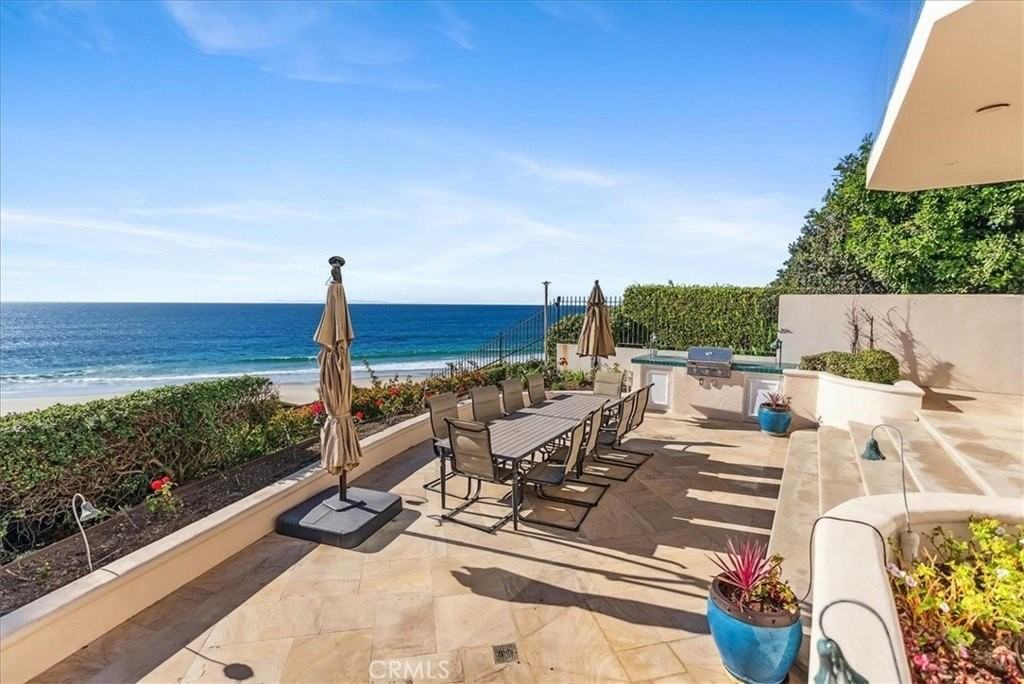 21 Ritz Cove Dr - Photo 2 of 50