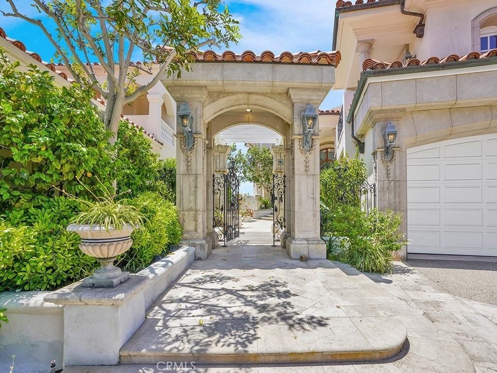 21 Ritz Cove Dr - Photo 6 of 50