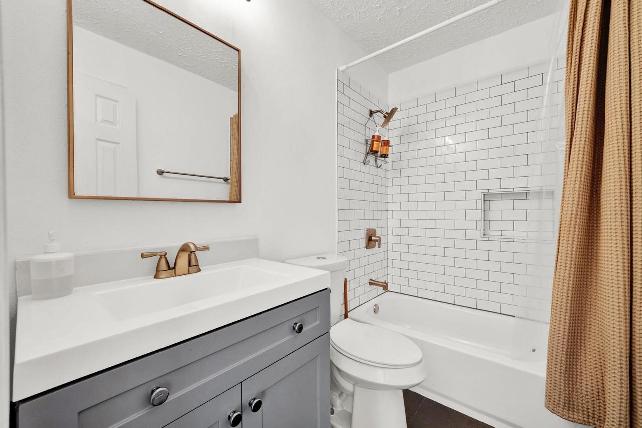 Graywood Dr - Photo 5 of 13